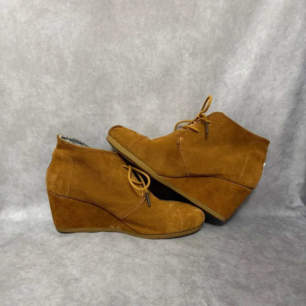 TOMS Desert Wedge Booties Womens Size 10 Brown‎ Suede Lace Up Chukka Ankle Boots